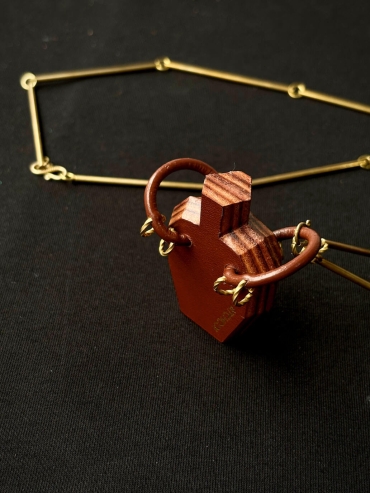 Vintage-Style Handcrafted Leather Vase Sculpture Pendant