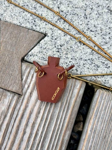 Vintage-Style Handcrafted Leather Vase Sculpture Pendant