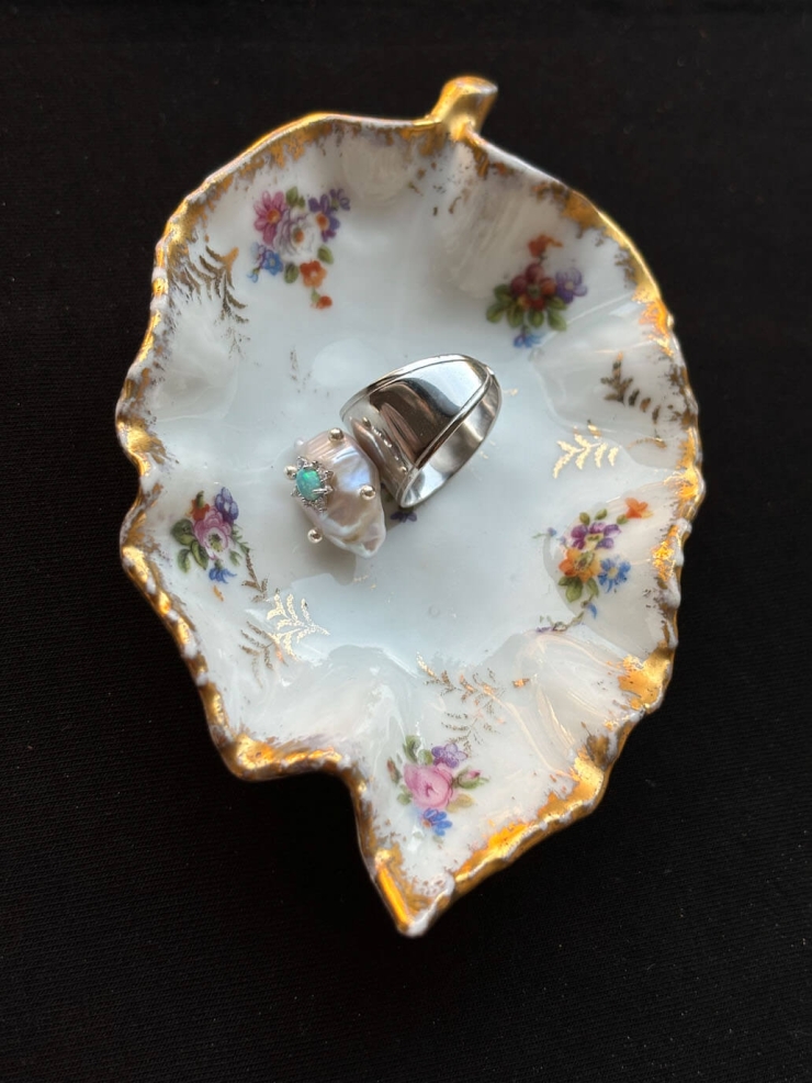 Silver Opal-Inlaid Pearl  Ring