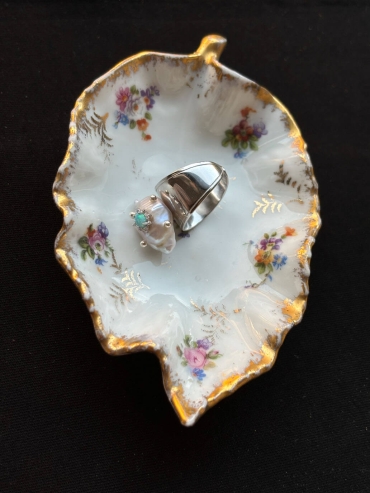 Silver Opal-Inlaid Pearl  Ring