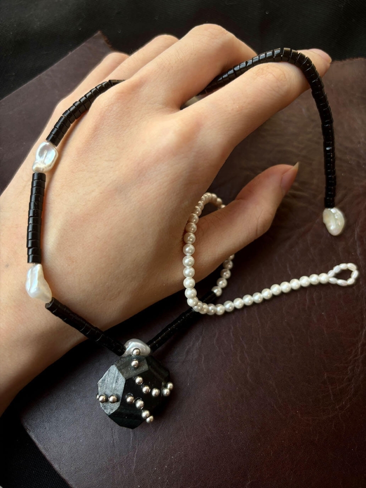 Black & White Faceted Leather Silver Bead Pearl Necklace