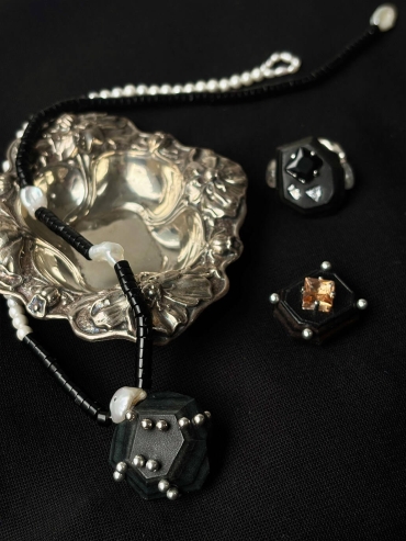 Black & White Faceted Leather Silver Bead Pearl Necklace