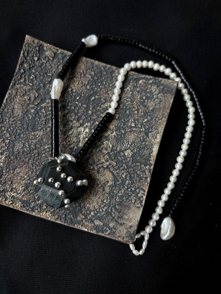 Black & White Faceted Leather Silver Bead Pearl Necklace