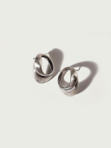 Silver Sculpted Motion Earrings