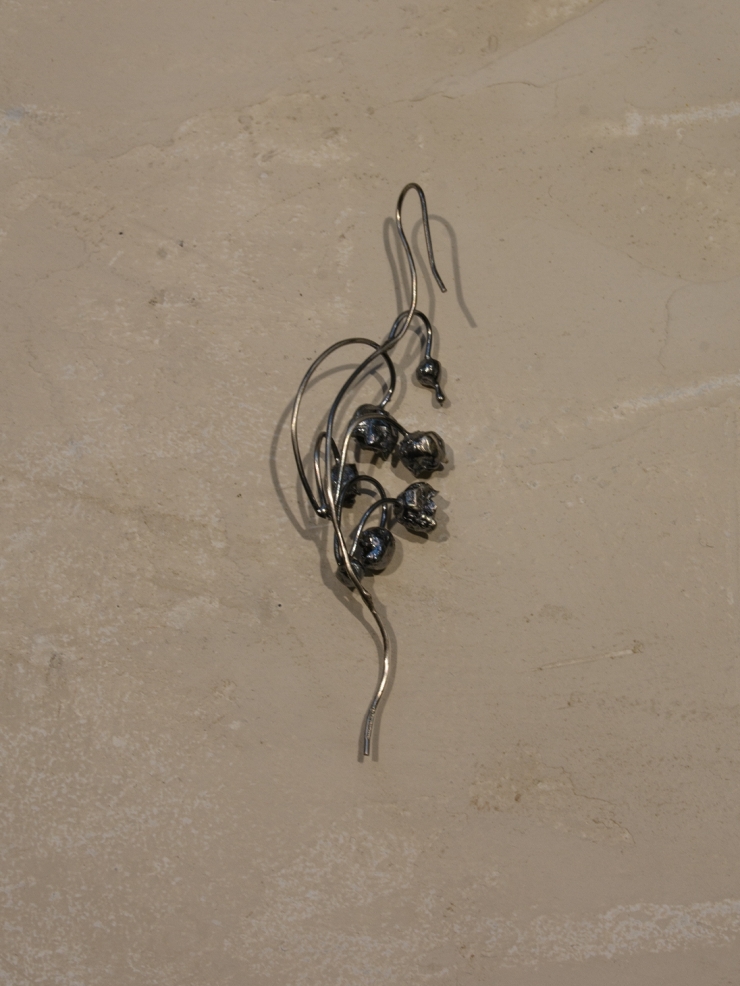 AOKINSIDE Big Black Lily of the Valley Earrings
