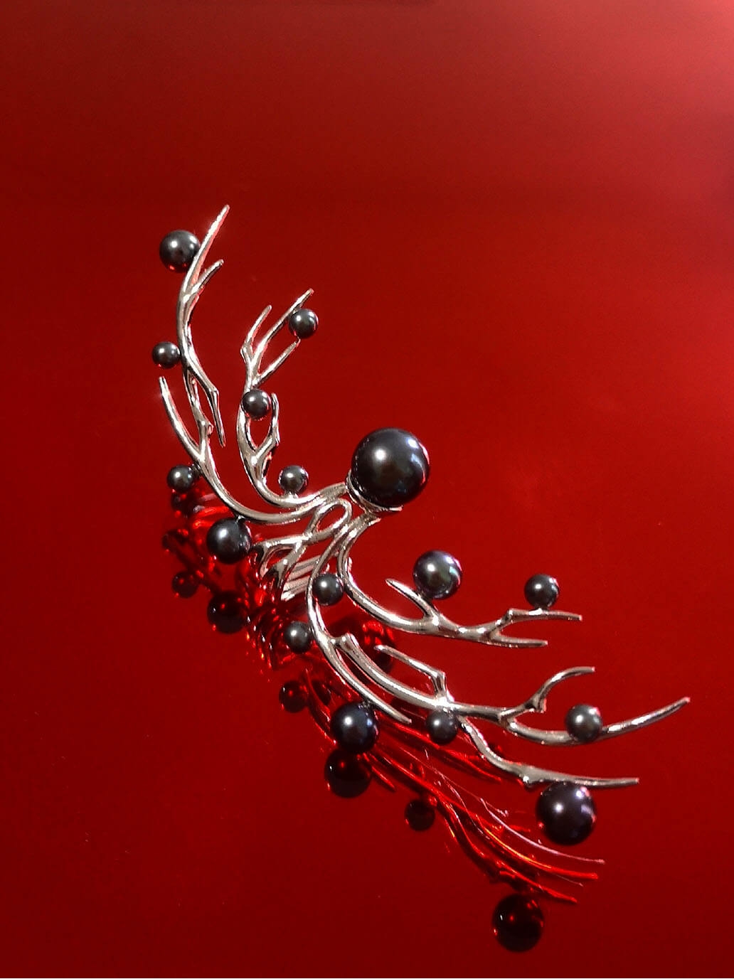 Black Pearl Thorn Earrings