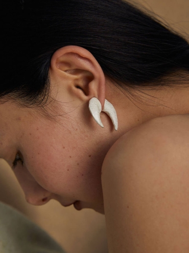 Moonstone Textured  Silver Earrings