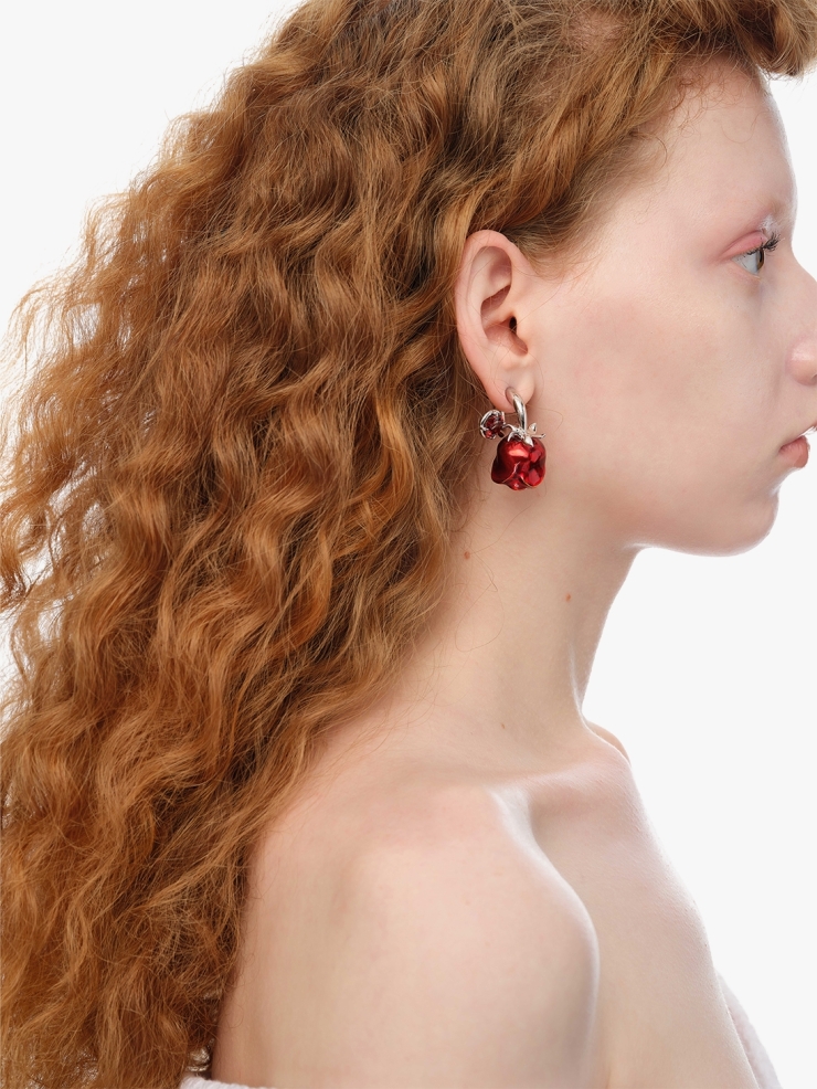 YVMIN X SHUSHUTONG Wrap Rose Bud Earring with Red Zicron(Single)