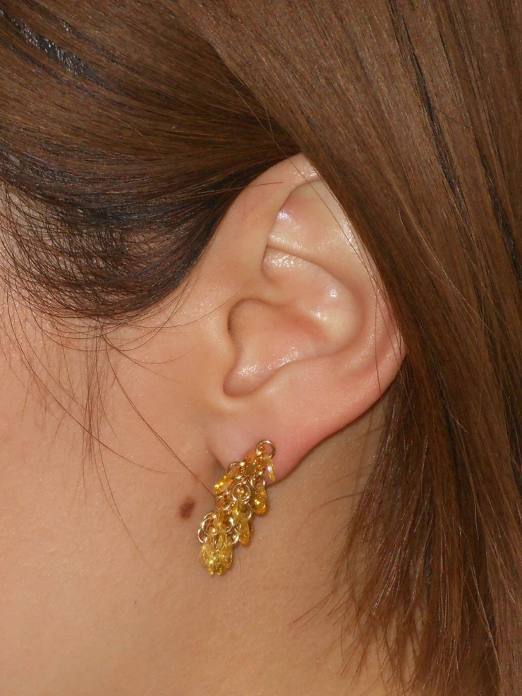 Gold Rain Pine C-Shaped Earrings