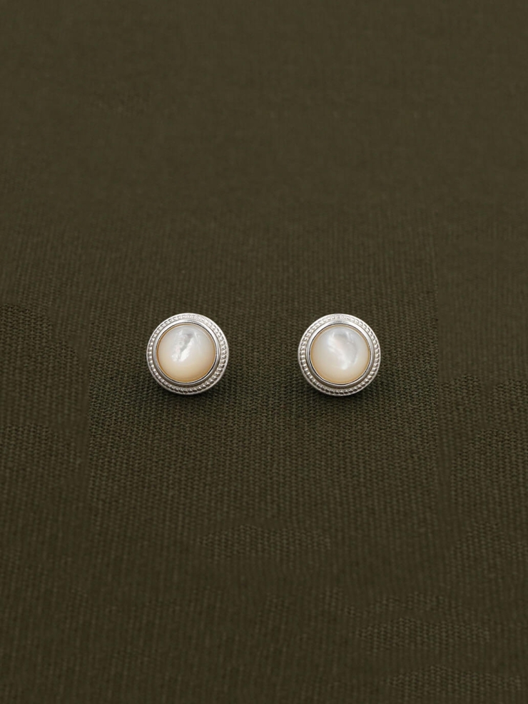 White Silent Ech Earrings