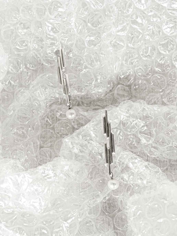 Item 001 Pearl Earrings