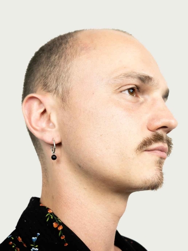 Créile Round Garnet Earring - Single