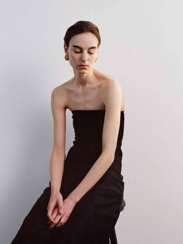 Gold Nutshell Earrings