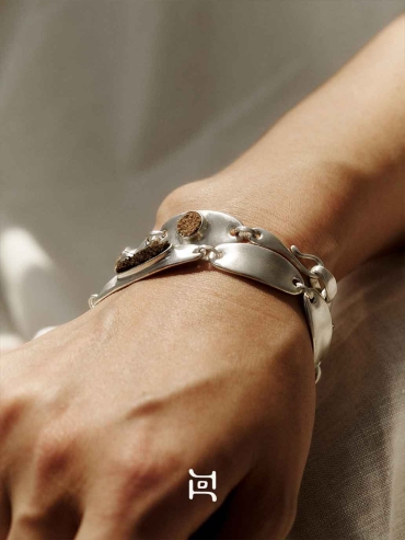 Silver Oval Camel Leather Inlaid Bracelet