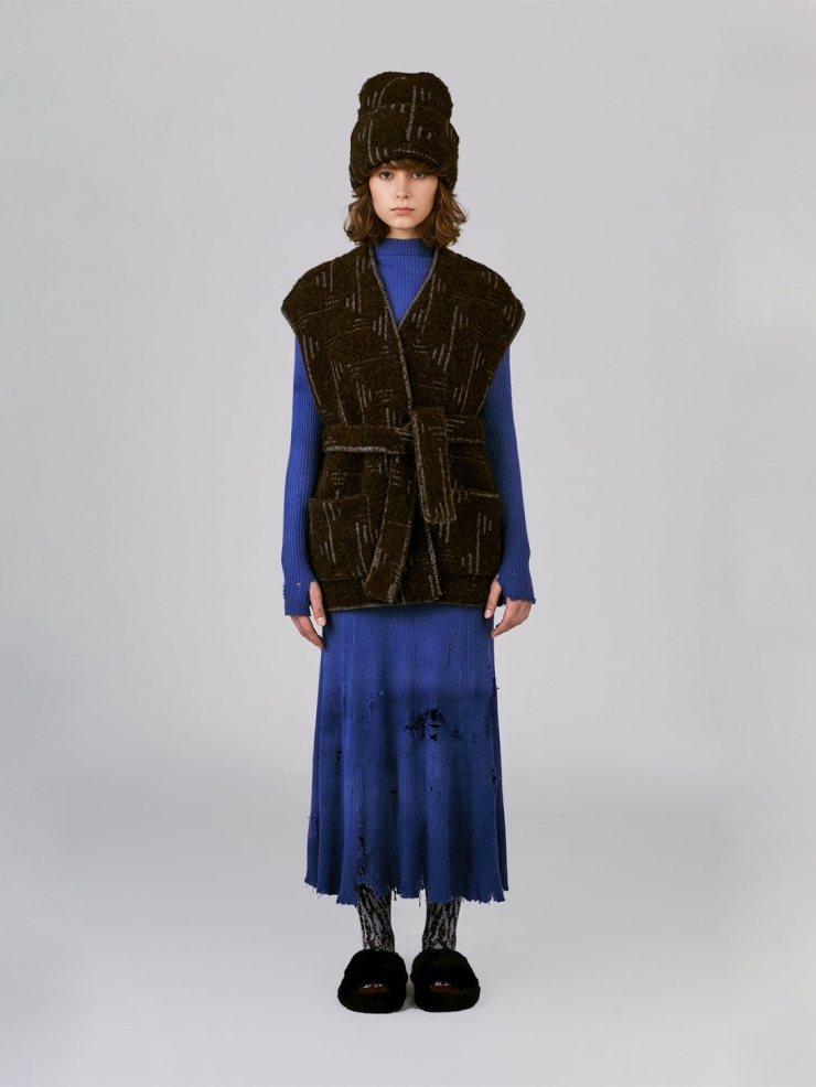 CHAMBRE DE FAN Bouclé Alpaca Jacquard Sleeveless Belted Coat Brown