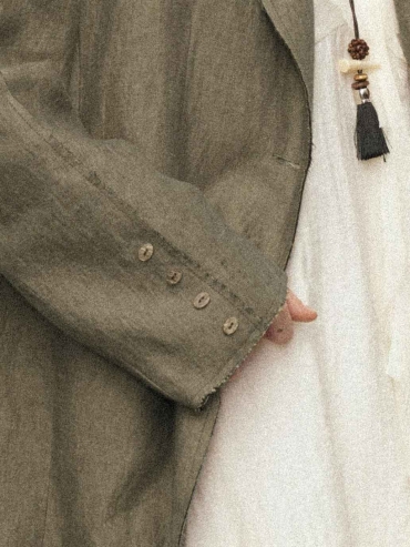 Green Linen Wide-Shoulder Horn-Button Blazer