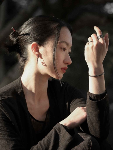 Black Shimmering Shadows Hairpin