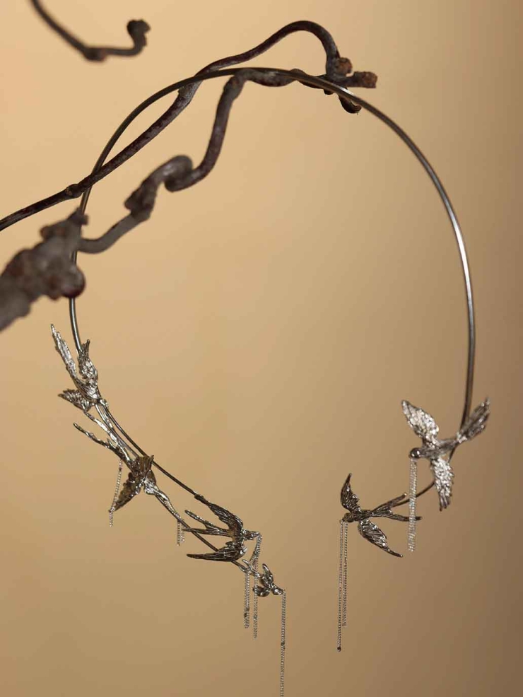 Silver Swallow’s Trace Necklace