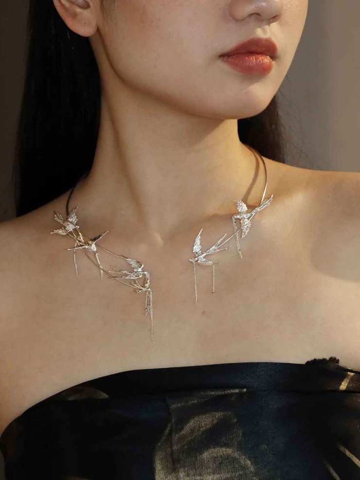 Silver Swallow’s Trace Necklace