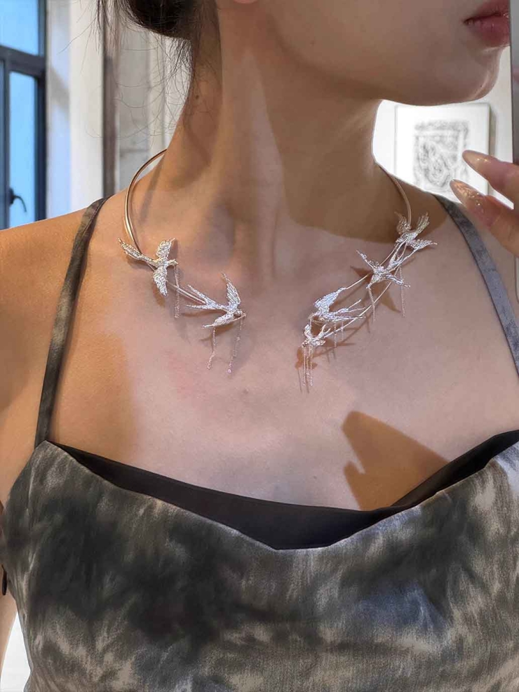 Silver Swallow’s Trace Necklace