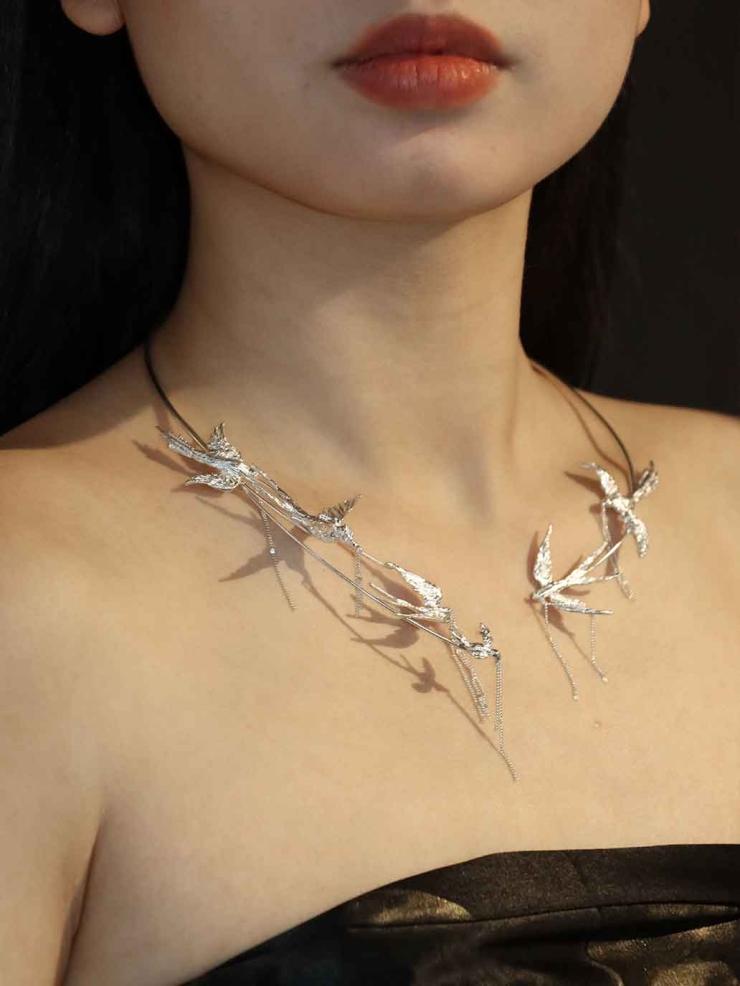Silver Swallow’s Trace Necklace
