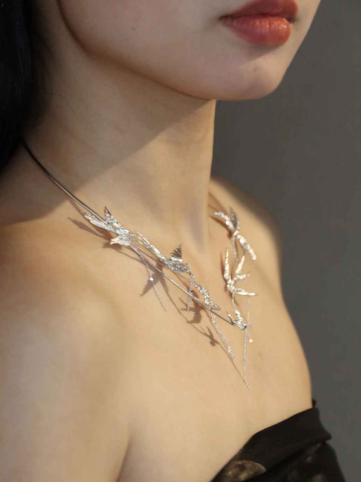 Silver Swallow’s Trace Necklace