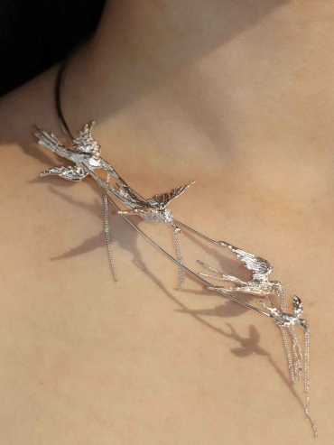 Silver Swallow’s Trace Necklace