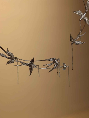 Silver Swallow’s Trace Necklace