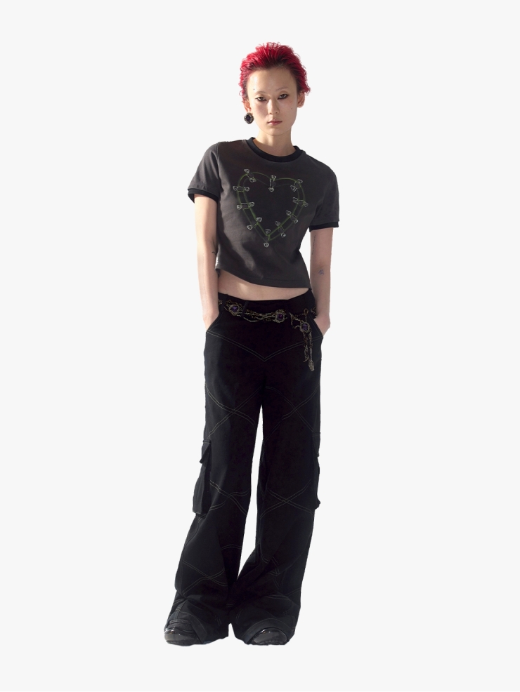 YUEQIQI Green-Gray Safety Pin Heart T-shirt