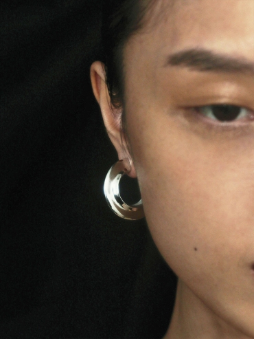 White Gold The Guest Earrings