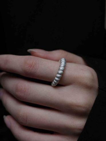 Twisted Ring