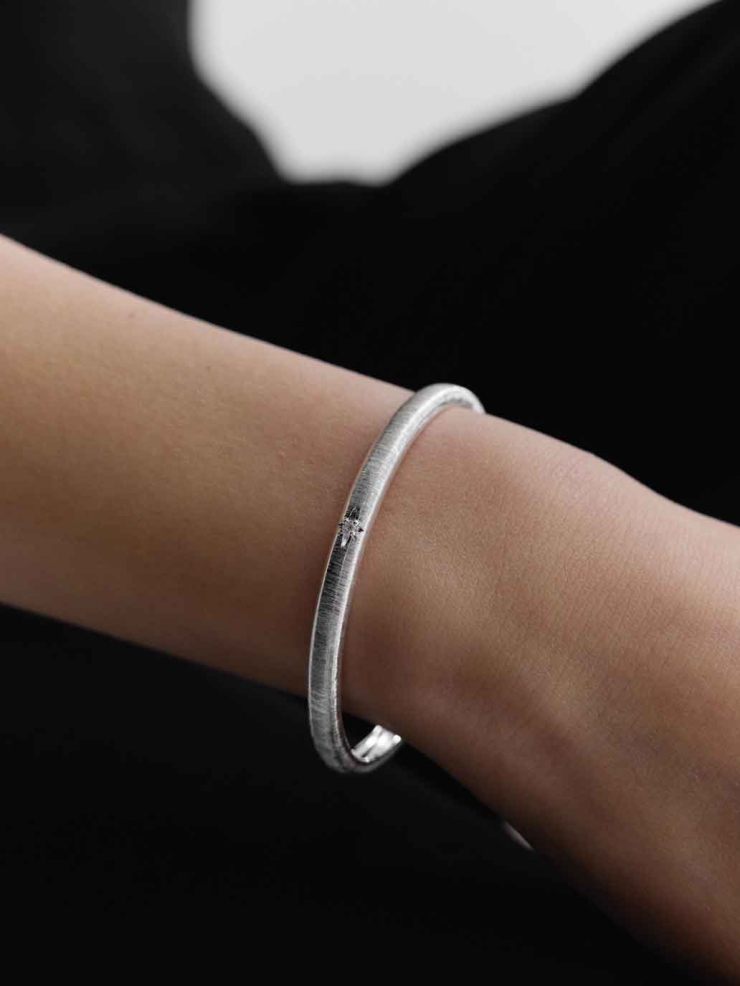 Silver Classic Curved Bracelet