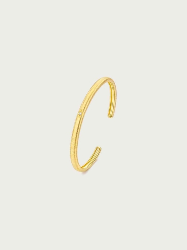 Gold Classic Curved Bracelet
