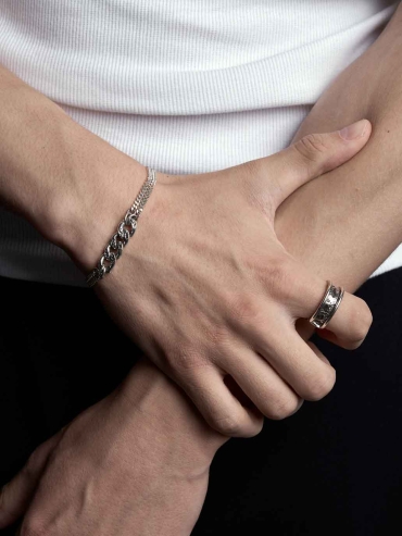 Textured Link Chain Bracelet