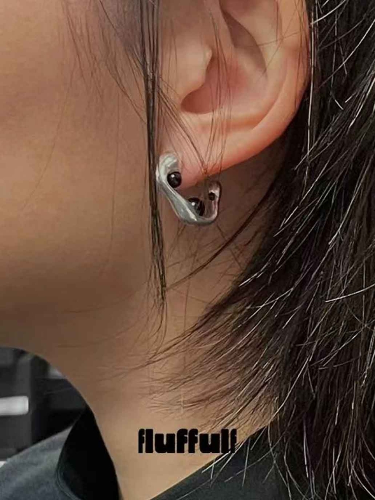 Silver Heart Cell Triple Growth Earrings