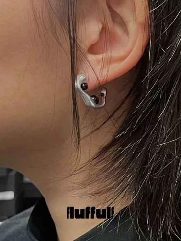 Silver Heart Cell Triple Growth Earrings