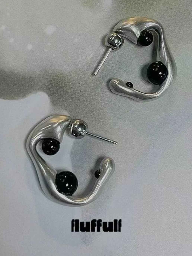 Silver Heart Cell Triple Growth Earrings