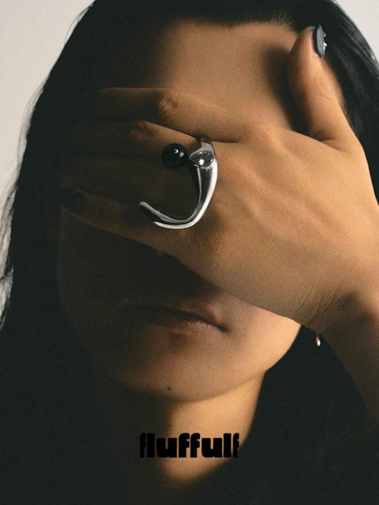 Silver Flowing Heart Cell Double Finger Ring