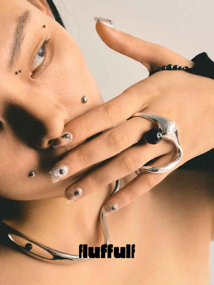 Silver Flowing Heart Cell Double Finger Ring