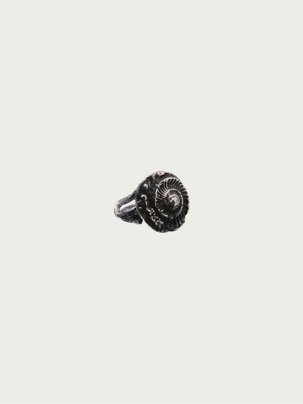 Black Shell Gatherer Ring