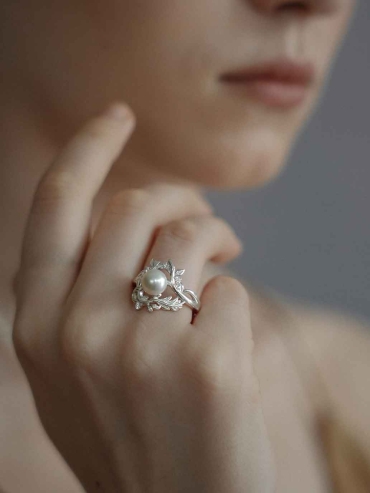 Silver Vine Pearl Ring