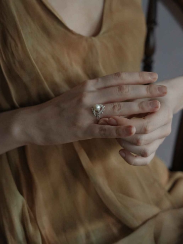 Silver Vine Pearl Ring