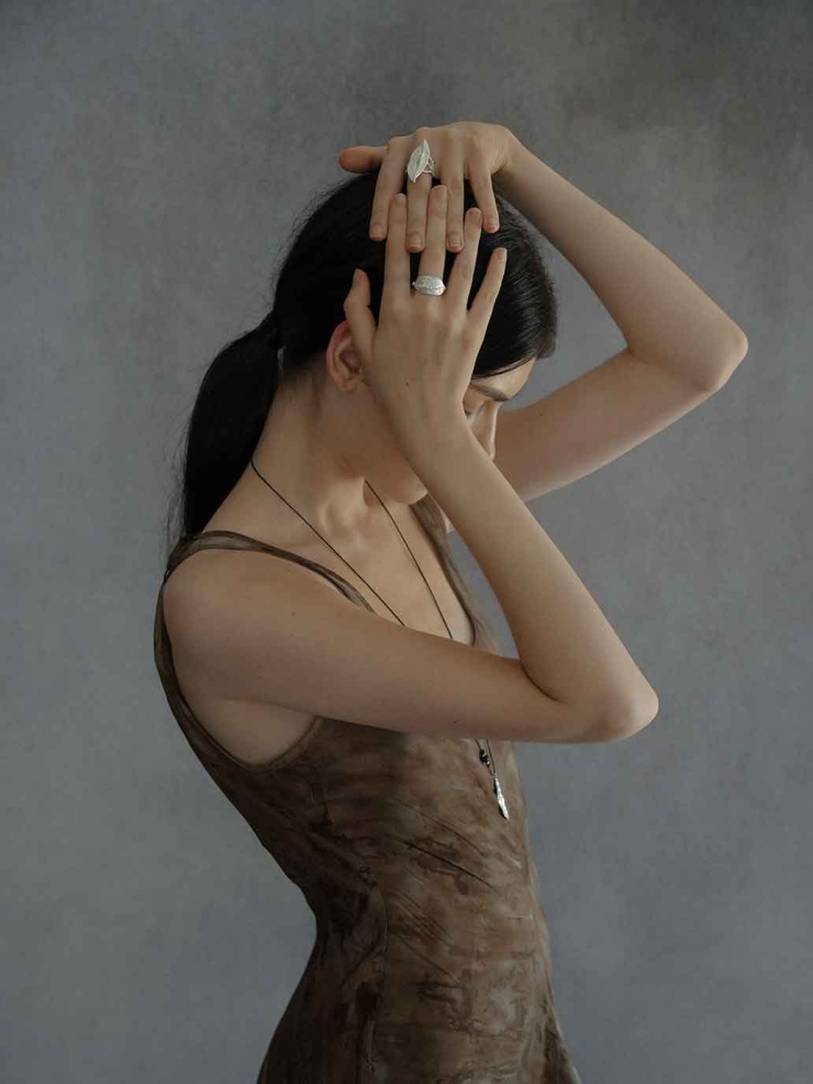 Silver Broad Leaf Vertical Ring