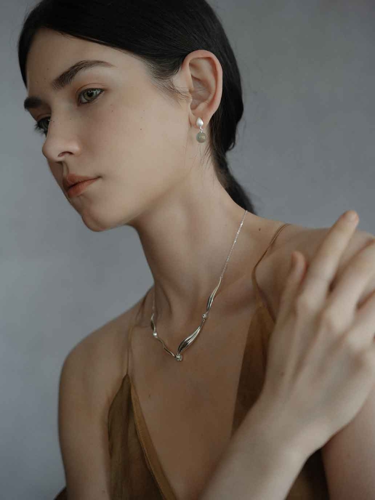 Silver Wind Leaf Necklace