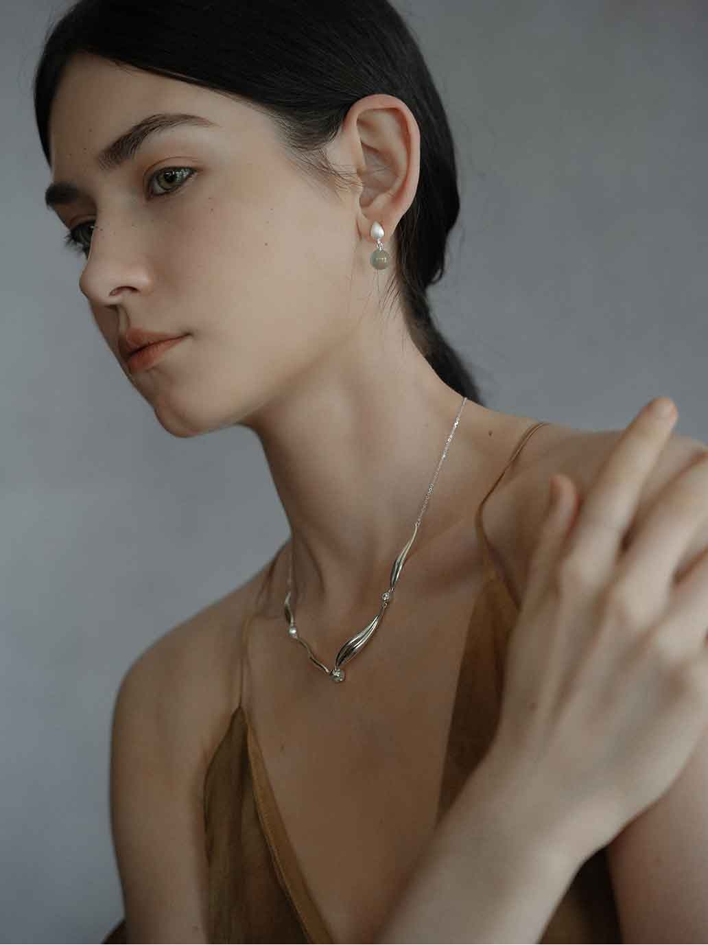 Silver Wind Leaf Necklace