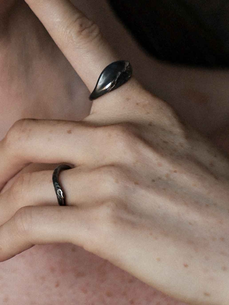 Black Cloud Mist Dome Ring