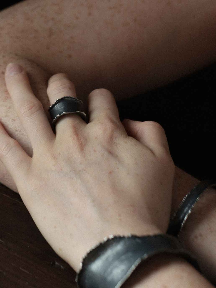 Black Phantom Dream Ring