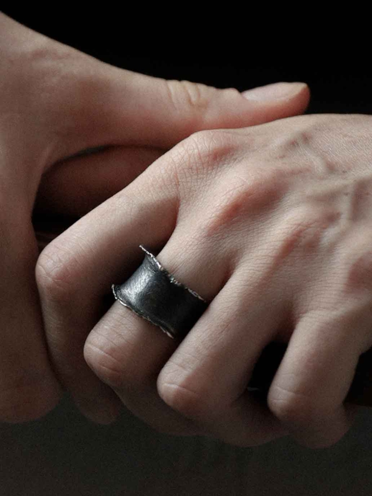 Black Phantom Dream Ring