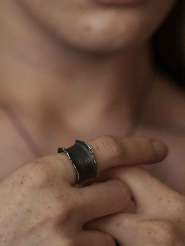 Black Phantom Dream Ring