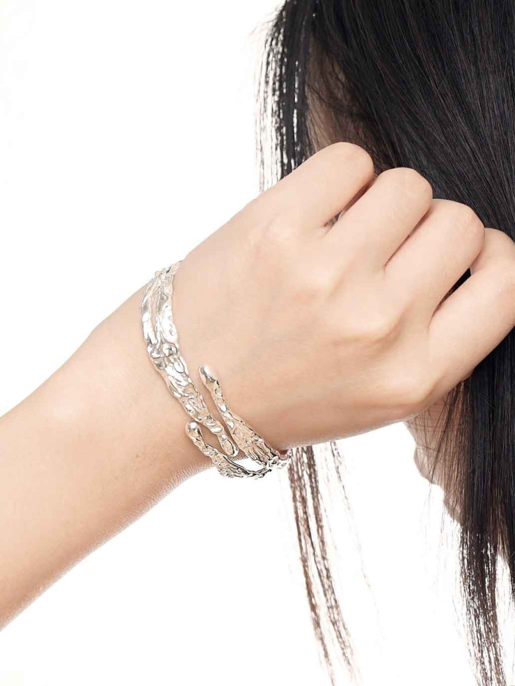 The Fluent Arc White Ethereal Tide Bracelet